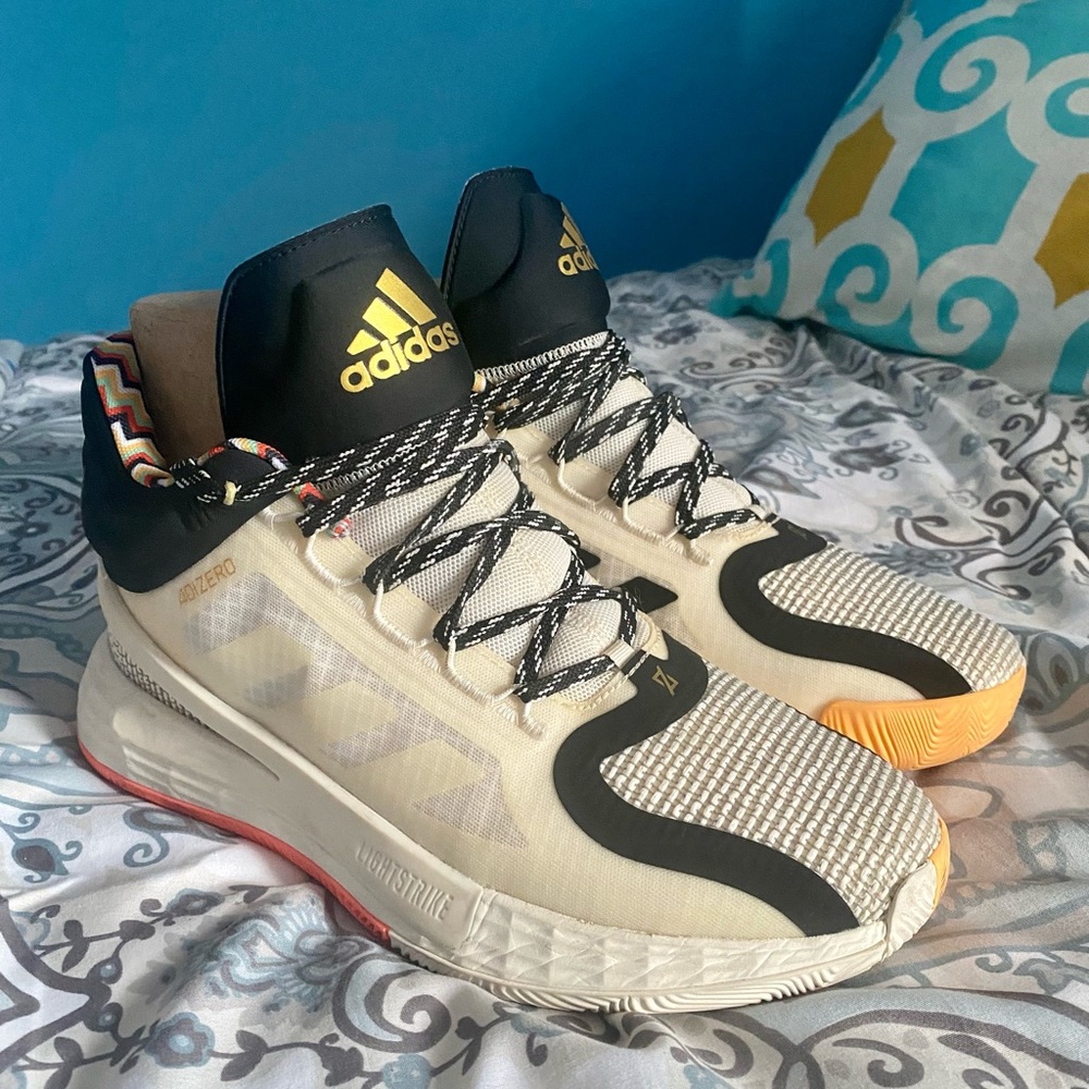 adidas Men's D Rose 11 Sneakers